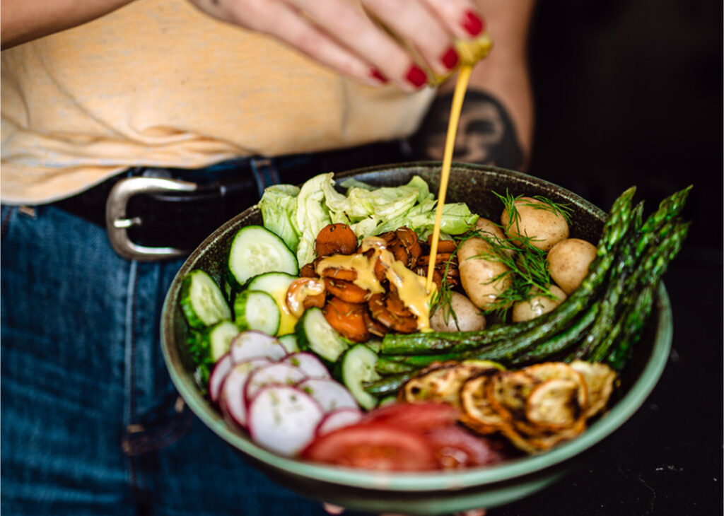 Wiosenny Bowl Warzywny z The Bowl Book