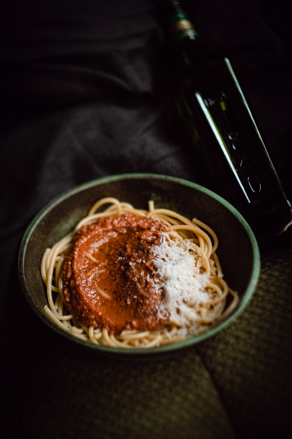 15-minutowe wegańskie spaghetti bolognese z e-booka The Bowl Book